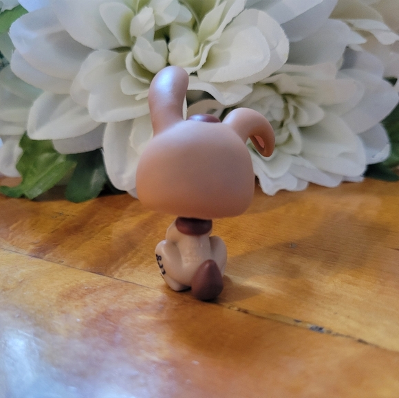 Littlest Pet Shop LPS #1766 Bunny Rabbit Brown Blue Eyes 2007 - Picture 5 of 12